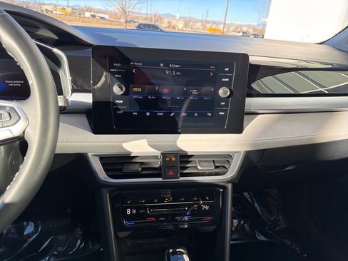 Certified 2025 Volkswagen Taos SE image 20
