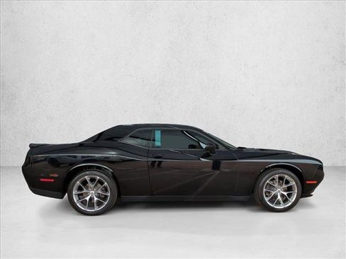 Used 2020 Dodge Challenger SXT w/ Plus Package image 4
