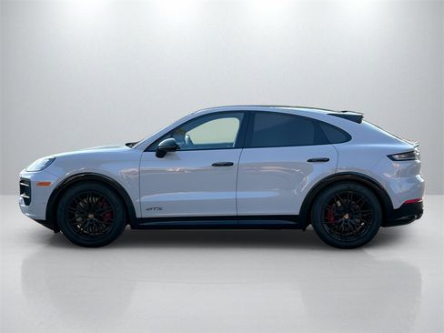 Used 2025 Porsche Cayenne GTS image 8