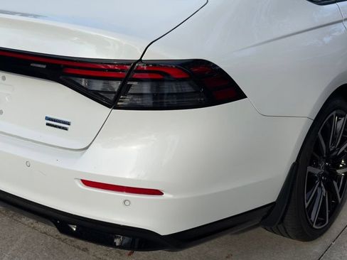 Used 2025 Honda Accord Touring image 7