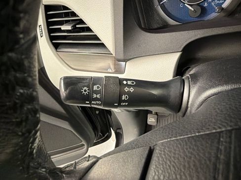 Used 2020 Toyota Sienna XLE Premium FWD image 19