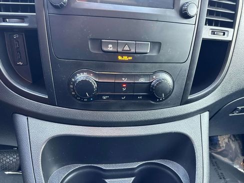 Used 2022 Mercedes-Benz Metris image 20