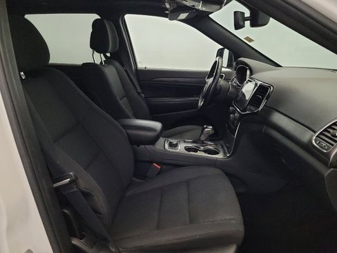Used 2019 Jeep Grand Cherokee Laredo AWD/4WD image 21