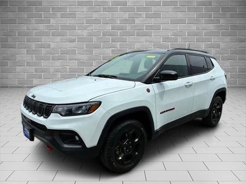 Used 2023 Jeep Compass Trailhawk AWD/4WD image 7