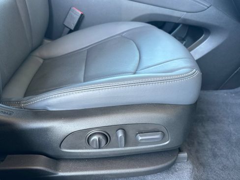 Certified 2023 Buick Enclave Essence FWD image 24