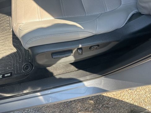 Used 2019 Honda CR-V Touring image 15