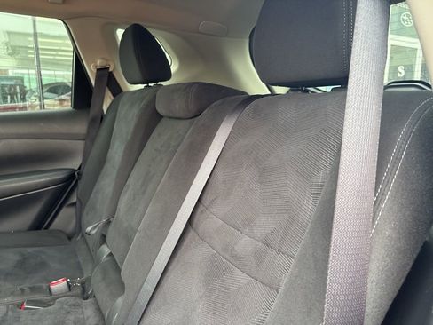 Used 2015 Nissan Rogue SV image 13