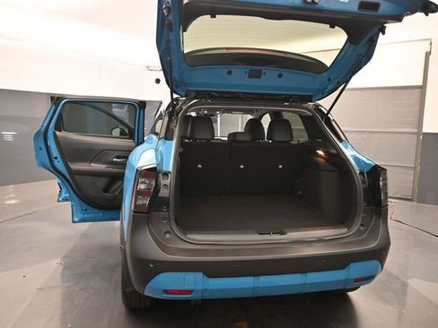 Used 2025 Nissan Kicks SR AWD/4WD image 8
