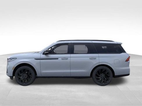 New 2026 Lincoln Navigator Reserve w/ Jet Appearance Package AWD/4WD image 33
