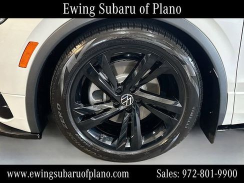 Used 2023 Volkswagen Tiguan SE R-Line FWD image 32