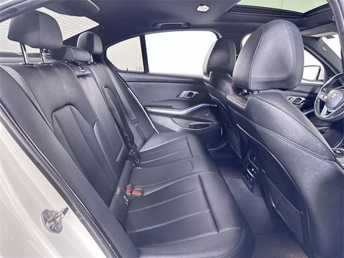 Used 2019 BMW 330i xDrive Sedan w/ Premium Package image 28
