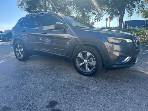 Used 2019 Jeep Cherokee Limited image 1