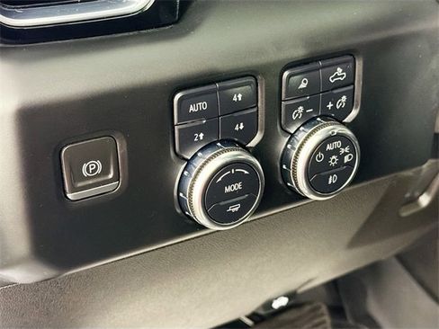 Used 2024 GMC Sierra 3500 Denali image 10