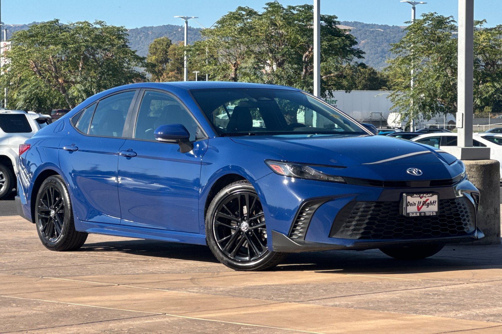 Certified 2025 Toyota Camry SE FWD image 2