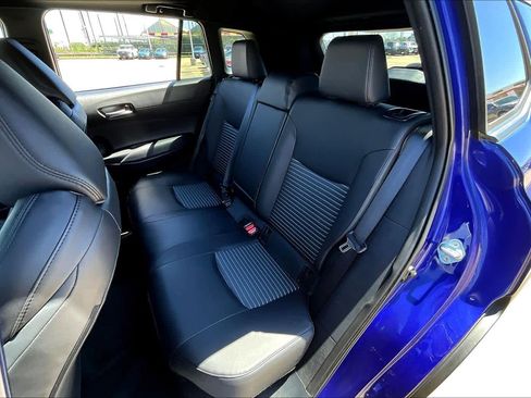 Used 2024 Toyota Corolla Cross XSE w/ Convenience Package image 20