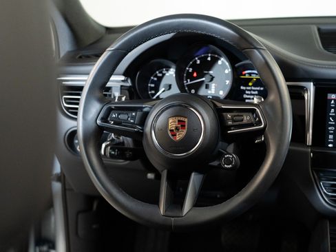 Certified 2026 Porsche Macan AWD/4WD image 26