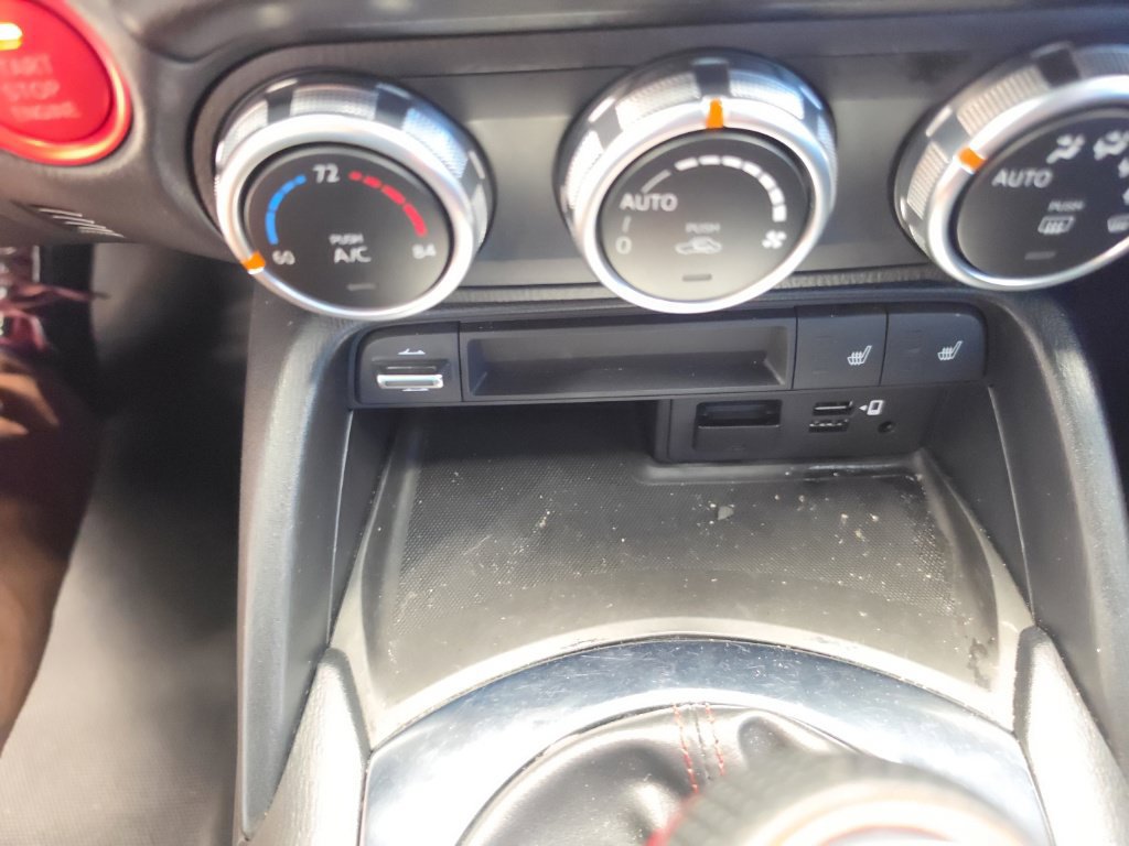 Used 2017 MAZDA MX-5 Miata RF Grand Touring RWD image 17