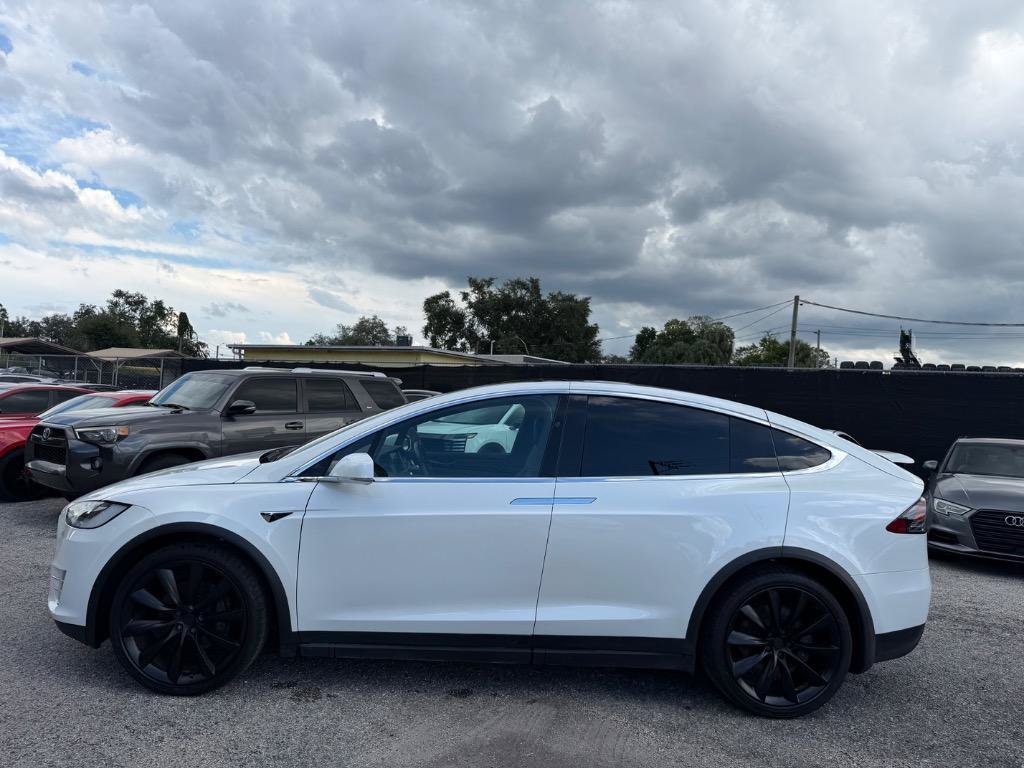 Used 2020 Tesla Model X Long Range AWD/4WD image 8