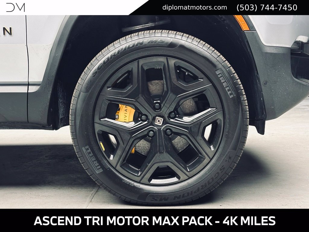 Used 2025 Rivian R1S Premium Dual AWD/4WD image 41