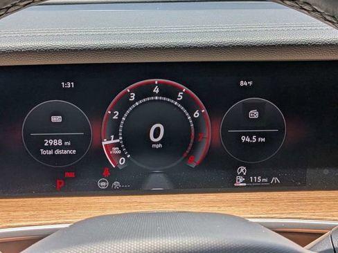Certified 2025 Volkswagen Tiguan SEL R-Line AWD/4WD image 36