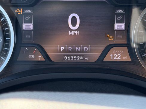 Used 2024 RAM 1500 Laramie RWD image 29