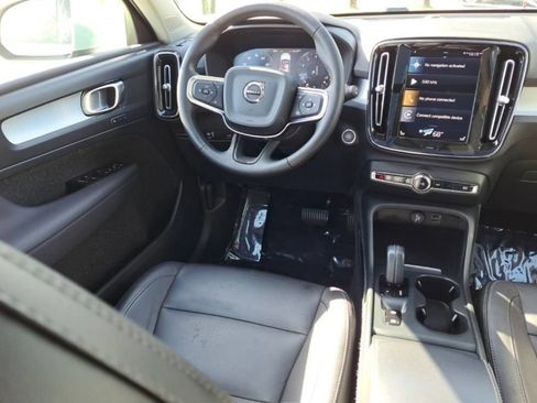 Used 2021 Volvo XC40 T5 Momentum w/ Climate Package AWD/4WD image 10