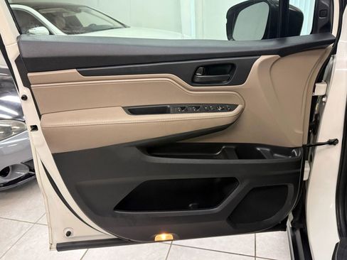 Used 2018 Honda Odyssey EX image 14