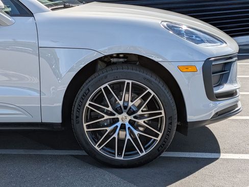 New 2026 Porsche Macan image 11