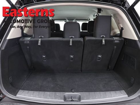 Used 2025 Nissan Pathfinder SV FWD image 9