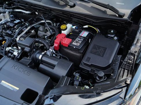 Used 2025 Nissan Kicks SV FWD image 36