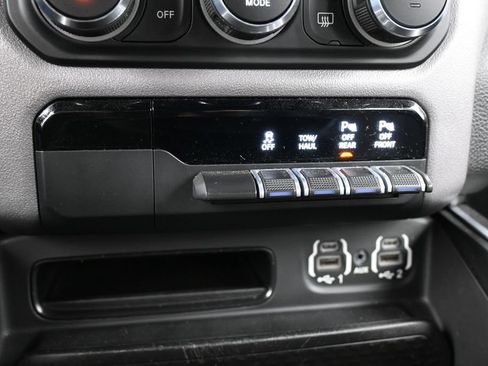 Used 2021 RAM 1500 Big Horn RWD image 27