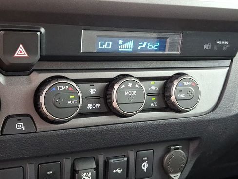 Used 2022 Toyota Tacoma TRD Sport w/ Technology Package AWD/4WD image 19