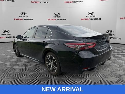 Used 2018 Toyota Camry SE FWD image 5