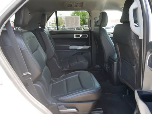 Certified 2024 Ford Explorer XLT AWD/4WD image 13