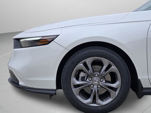 Used 2023 Honda Accord EX image 30