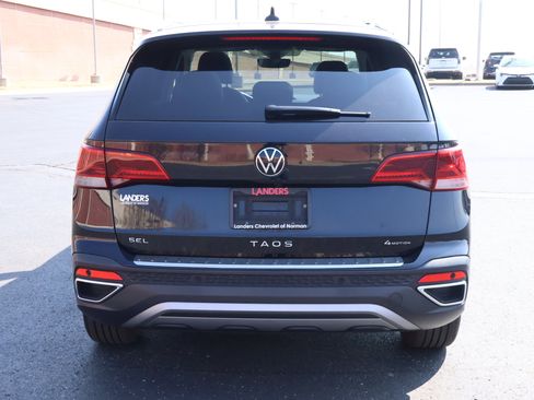 Used 2023 Volkswagen Taos SEL image 30