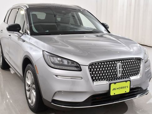 Used 2022 Lincoln Corsair AWD w/ Premium Package image 4