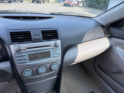 Used 2009 Toyota Camry SE FWD image 15