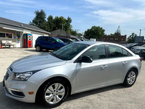 Used 2016 Chevrolet Cruze LS image 5