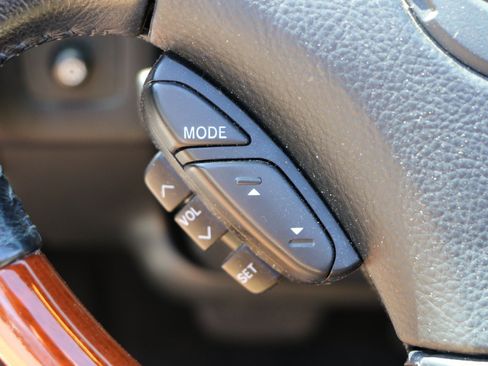 Used 2006 Lexus SC 430 Convertible w/ Preferred Accessory Pkg RWD image 16
