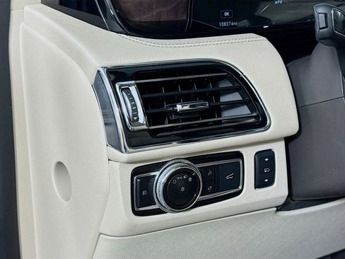 Used 2019 Lincoln Navigator L Reserve image 10