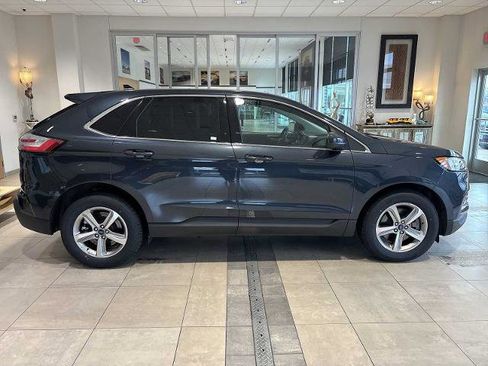 Certified 2022 Ford Edge SEL w/ Convenience Package image 2