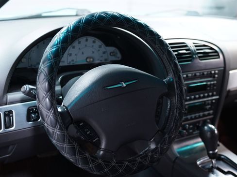 Used 2002 Ford Thunderbird image 30