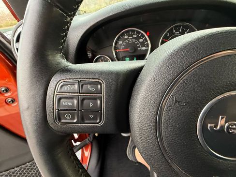 Used 2014 Jeep Wrangler Sahara w/ Connectivity Group image 18