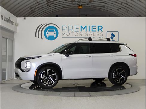 Used 2022 Mitsubishi Outlander SEL FWD image 2
