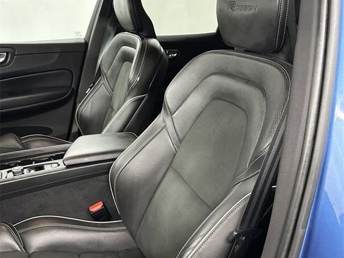 Used 2019 Volvo XC60 T6 R-Design w/ Protection Package Premier image 13