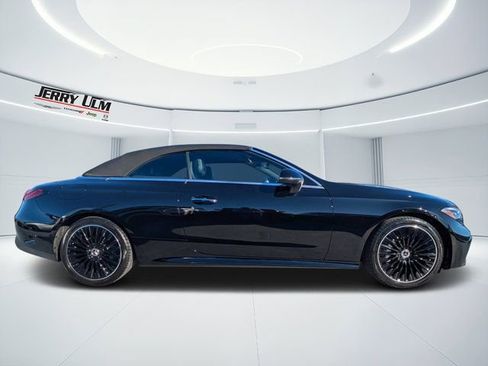 Used 2025 Mercedes-Benz CLE 300 4MATIC Cabriolet image 2