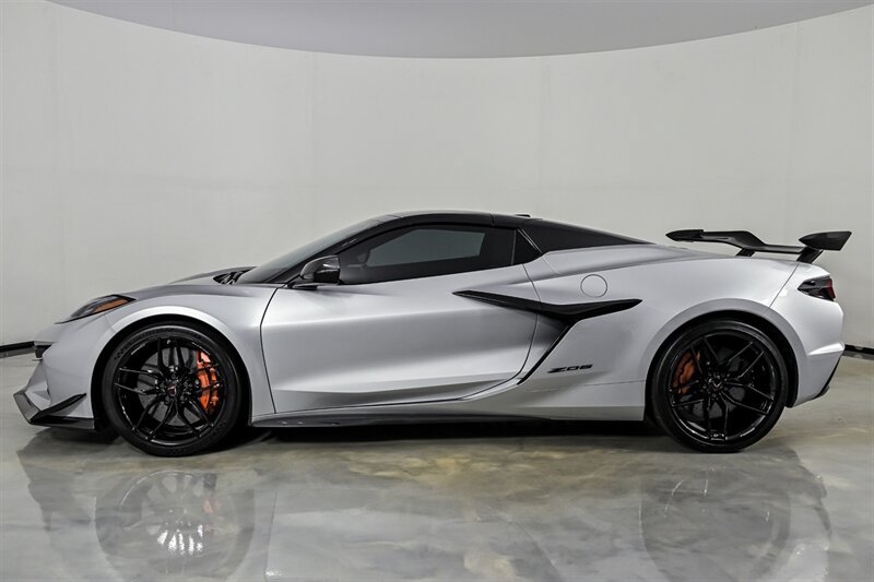 Used 2026 Chevrolet Corvette Z06 RWD image 12