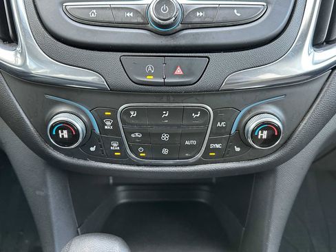 Used 2023 Chevrolet Equinox LT image 27