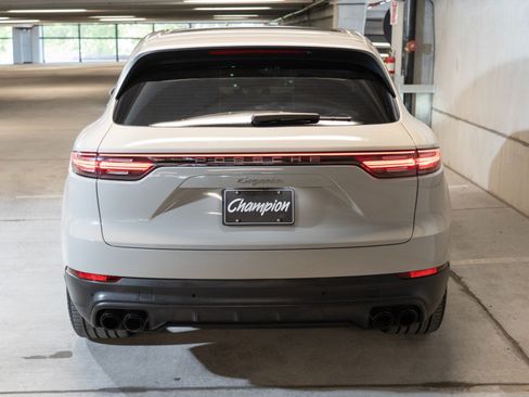 Certified 2023 Porsche Cayenne AWD/4WD image 10
